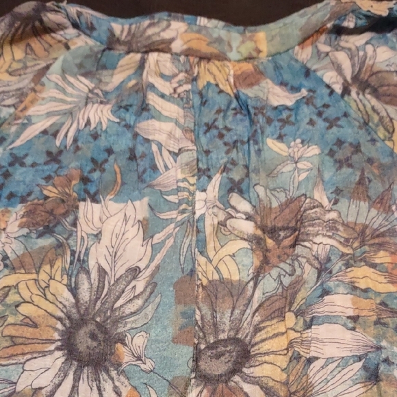 Spense Blue Floral Blouse with Lace Trim - Picture 4 of 6